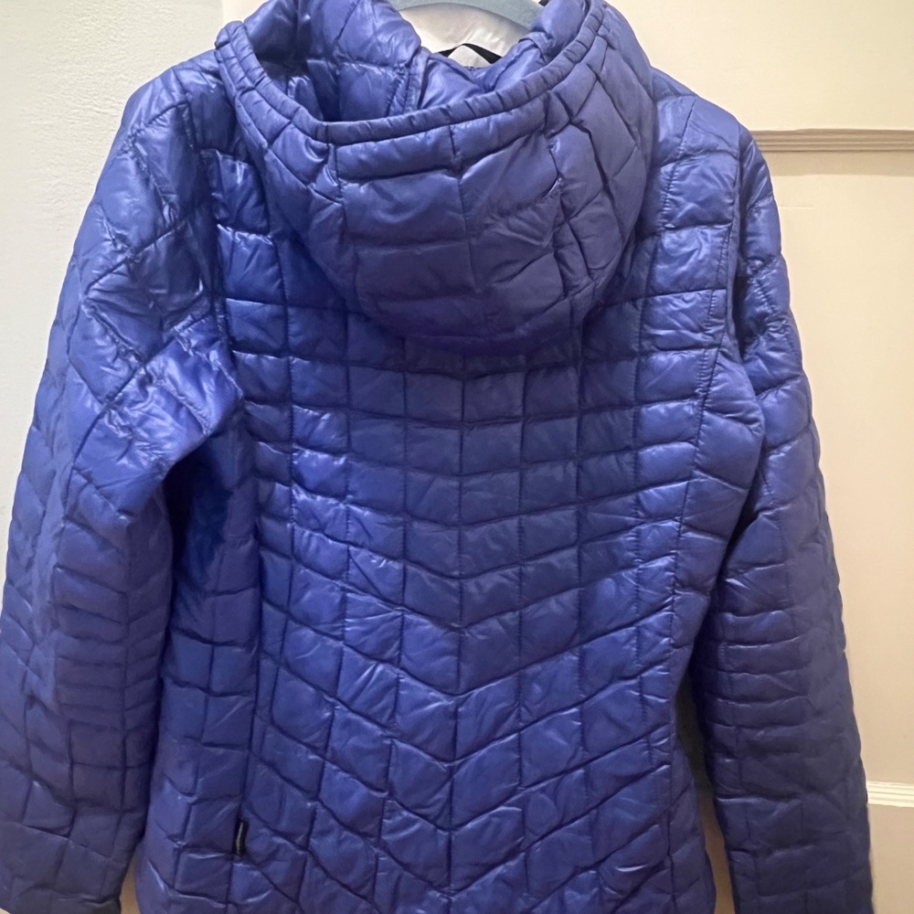 North Face light weight puff jacket - image 2